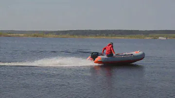 Лодка Азимут вектор 370