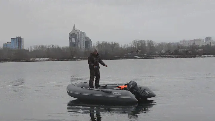 Лодка с нднд Азимут Циклон в статике